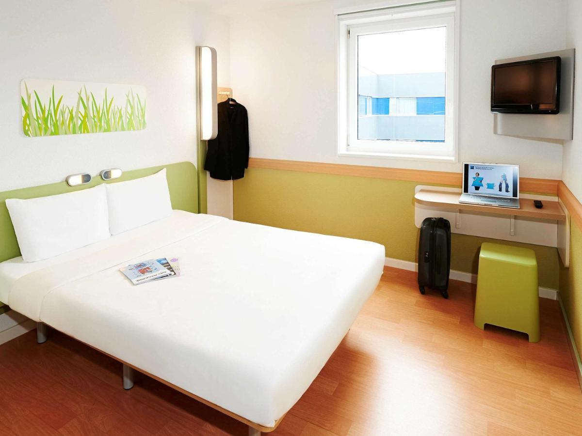 Ibis Budget Marne La Vallee Saint-Thibault-des-Vignes Buitenkant foto